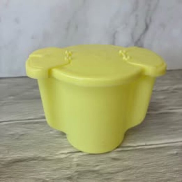 Vintage Tupperware Sugar Bowl and Creamer with Flip Top Lids - Picture 7 of 10